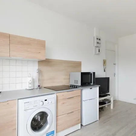 Charming Studio, Close To The Center Of